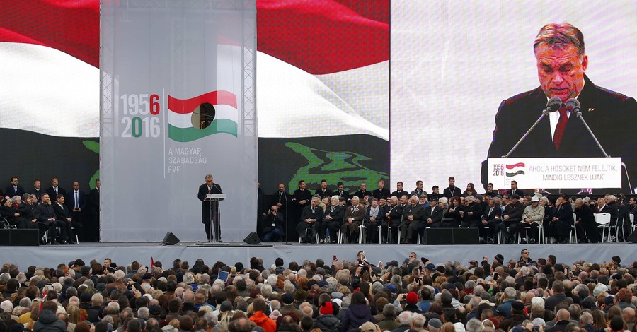 Премьер Венгрии обвинил Европу в 