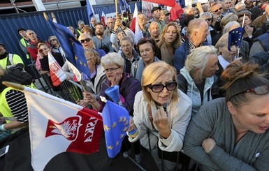 В Польше снова митингуют против запрета абортов