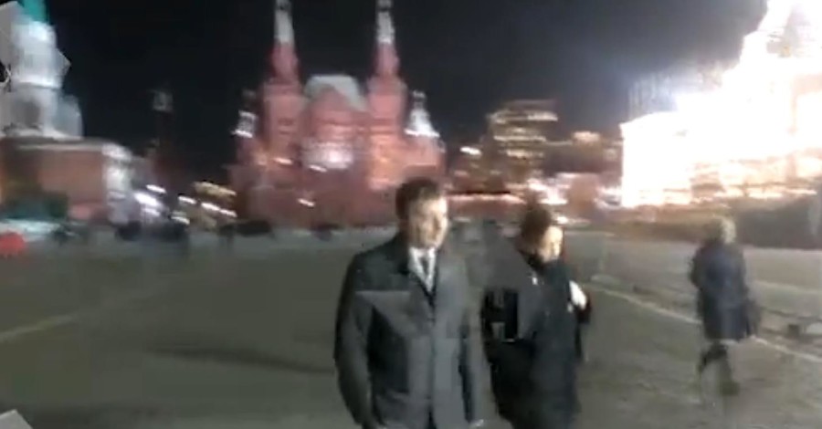 Визит в Москву Савченко завершила прогулкой по Красной площади