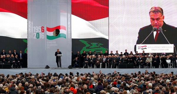 Чтобы не принимать мигрантов, в Венгрии хотят изменить Конституцию 