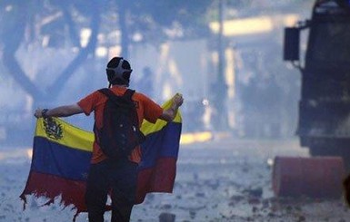 В Венесуэле началась всеобщая 12-часовая забастовка
