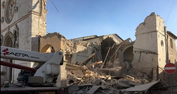 Землетрясения в Италии опустили Апеннины