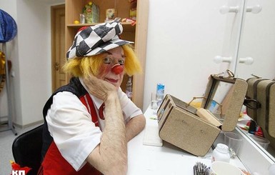Олега Попова похоронят в костюме клоуна