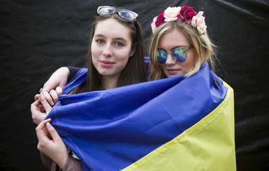 Украинские девушки в социальных сетях выступили против сайтов знакомств