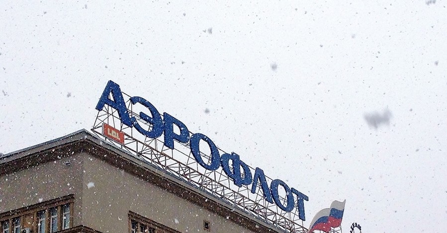 В Москве из-за мощного снегопада отменили полсотни авиарейсов 