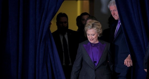 Штаб Клинтон обвинил директора ФБР в поражении на выборах