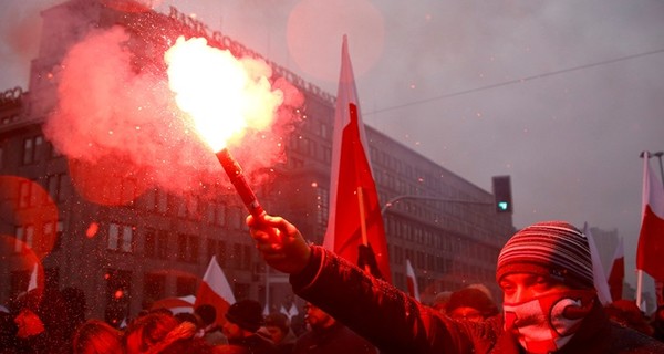 У президента Польши прокомментировали сожжение украинского флага 