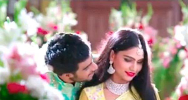 В соцсетях раскритиковали индийского политика за роскошную свадьбу дочери