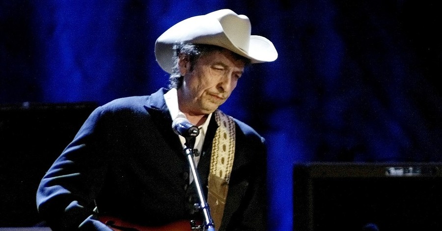 Боб Дилан отказался ехать за Нобелевской премией