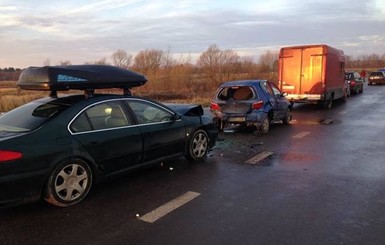 Во Львовской области иностранец протаранил четыре машины