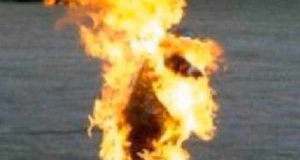 СМИ: на Херсонщине парень устроил самосожжение из-за ссоры с женой