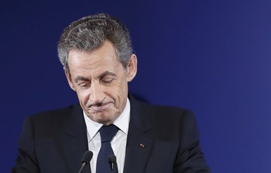 Саркози объявил о завершении политической карьеры после поражения на праймериз 