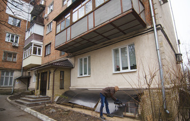 Киевлянам запретят без разрешения стеклить балконы и достраивать 