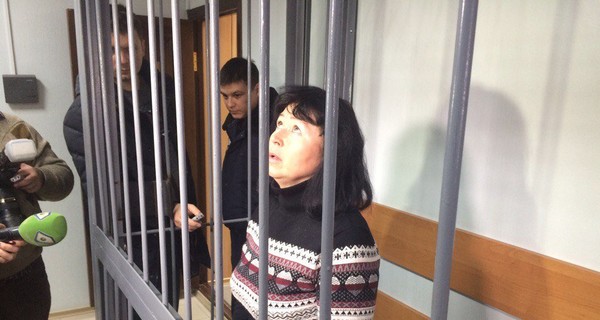 Учительнице, которая продавала девочку, назначили залог в 400 тысяч