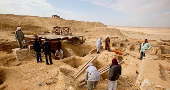 В Египте обнаружили древний город с огромными усыпальницами
