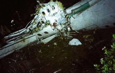 Появились первые фотографии рухнувшего самолета в Колумбии