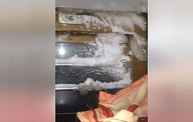 Пассажиры шокированы снегом и минусовой температурой в поезде Москва-Одесса