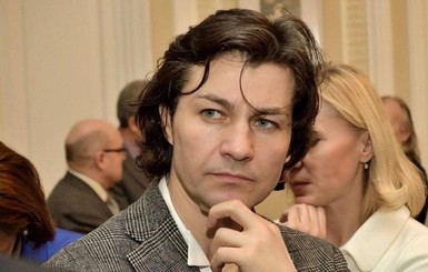 Депутаты местных советов требуют отставки министра культуры Нищука 