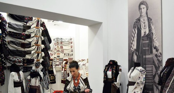 Во Львове открыли первый в стране музей с бусами, как у Марины Порошенко