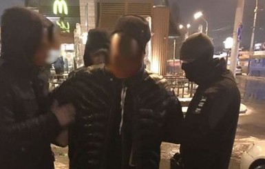 В Киеве на взятке задержали патрульного полицейского