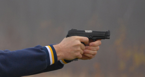 В Киеве разбойники трижды выстрелели в водителя ради барсетки