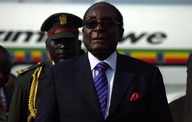 92-летний президент Зимбабве хочет баллотироваться на новый срок