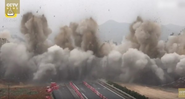В Китае мост взорвали с помощью 240 килограммов взрывчатки 