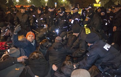 Беспорядки в Польше: оппозицию обвинили в попытке незаконного захвата власти