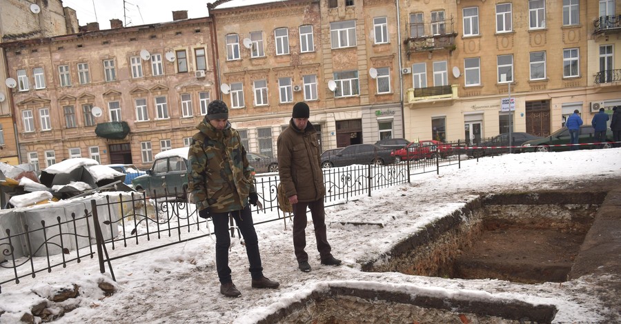 Археологи обнаружили в центре Львова  древнее захоронение