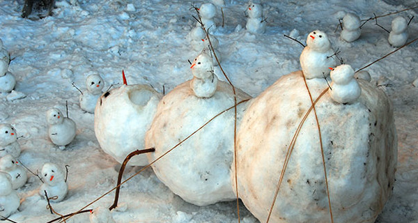 ТОП-10 снеговиков этой зимы, от которых становится жутко: фото