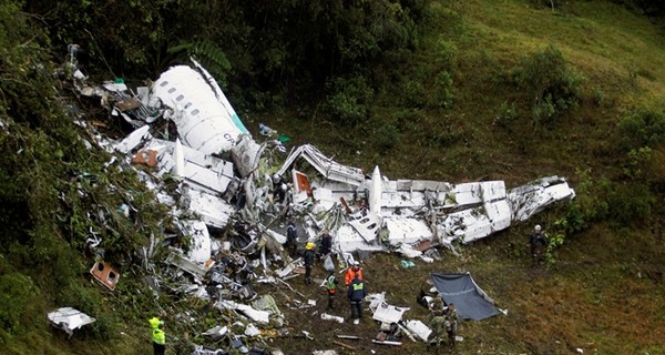 В Боливии назвали причину крушения самолета с футболистами 