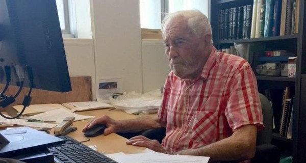 102-летнему профессору  разрешили работать в университете