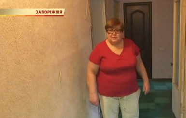 В Запорожье жильцы одной из квартир страдают от жары +35