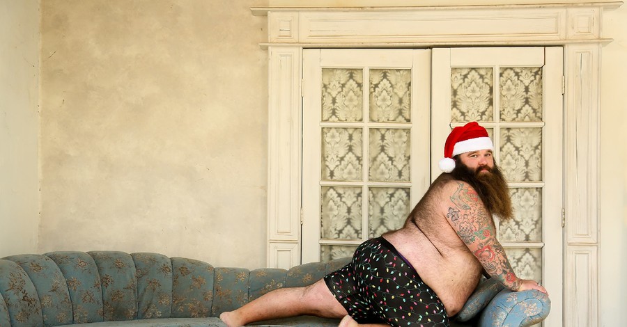 Брутальный Санта-Клаус стал звездой рождественского календаря в США