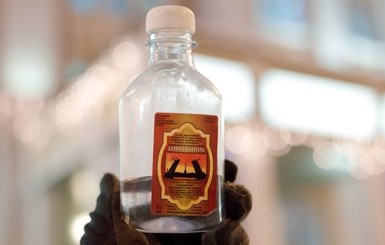 В подвале коттеджа в Иркутске изъяли десять тысяч бутылок 