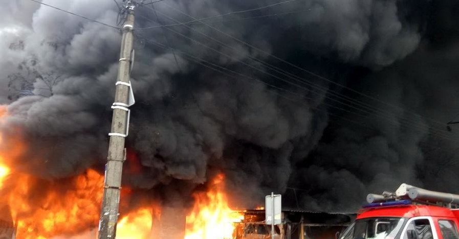 Во время пожара на метро Лесная в Киеве погиб человек