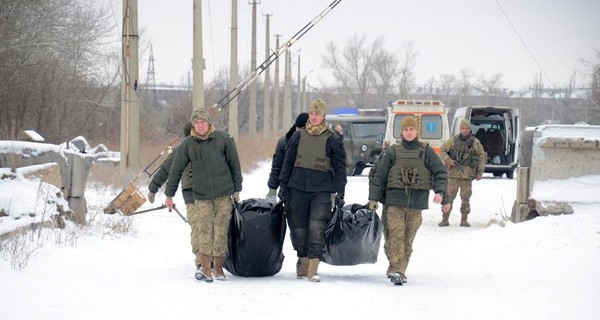 Украине передали тела двоих военных, погибших на Светлодарской дуге