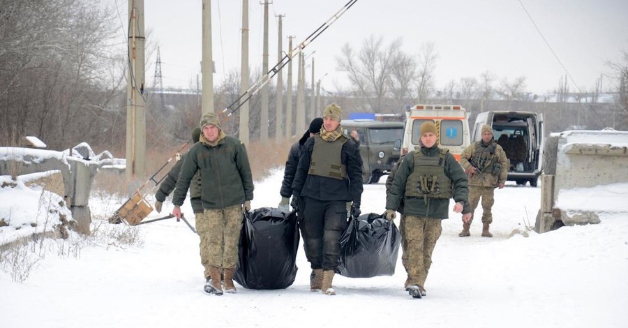 Украине передали тела двоих военных, погибших на Светлодарской дуге