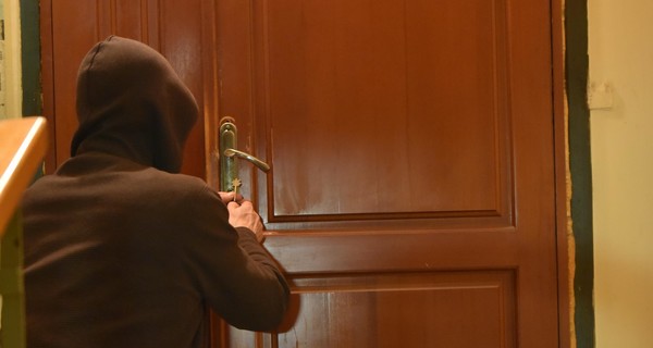 Безопасность на Новый год: как воры вычисляют своих жертв по соцсетям