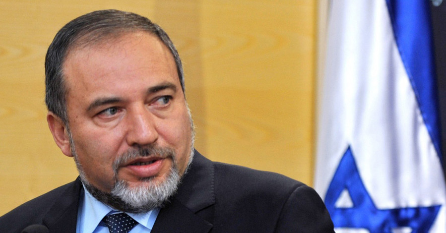 Израильский министр обороны призвал всех евреев уехать из Франции
