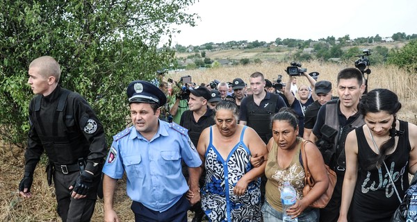 В Лощиновку вернулась только одна цыганская семья