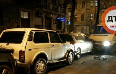 В Киеве пьяный водитель устроил ДТП с участием 5 машин