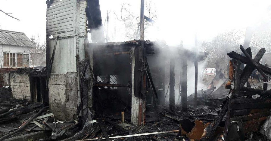 В Киеве горел жилой дом: погибли четверо детей