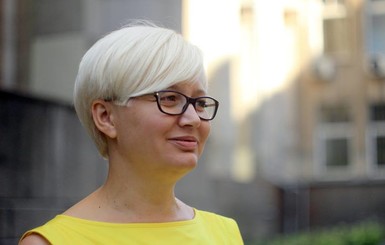 Украинская писательница швырнула мелочью в кассира из-за русского языка