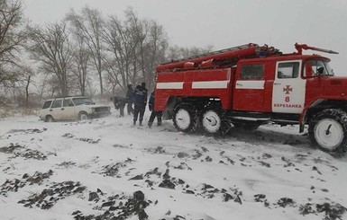 Рождество глазами спасателей: 1,5 тысячи вызовов и 35 сантиметров снега 