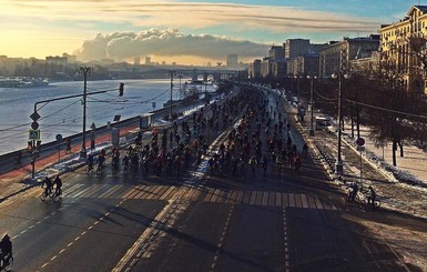 В Москве при -28 устроили массовый велопробег
