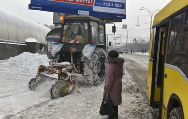 Как проходит уборка снега в Киеве: фото