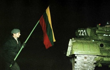 В Вильнюсе открыли монумент в память о январских событиях 1991 года
