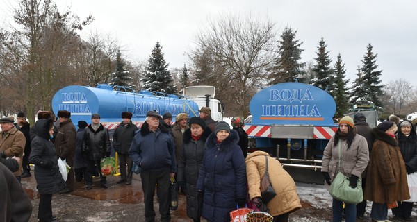 Почему крещенская вода у одних портится, а у других стоит десятилетиями