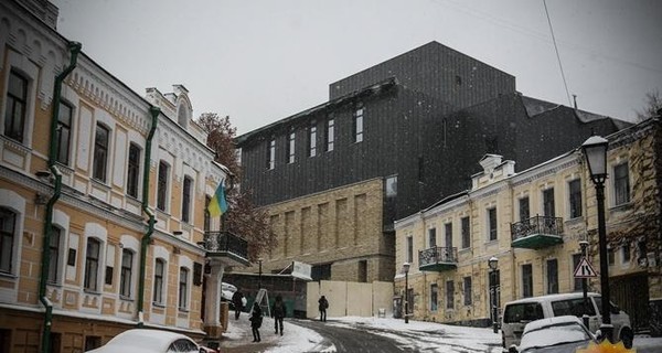 Союз архитекторов Украины призвал остановить строительство Театра на Подоле